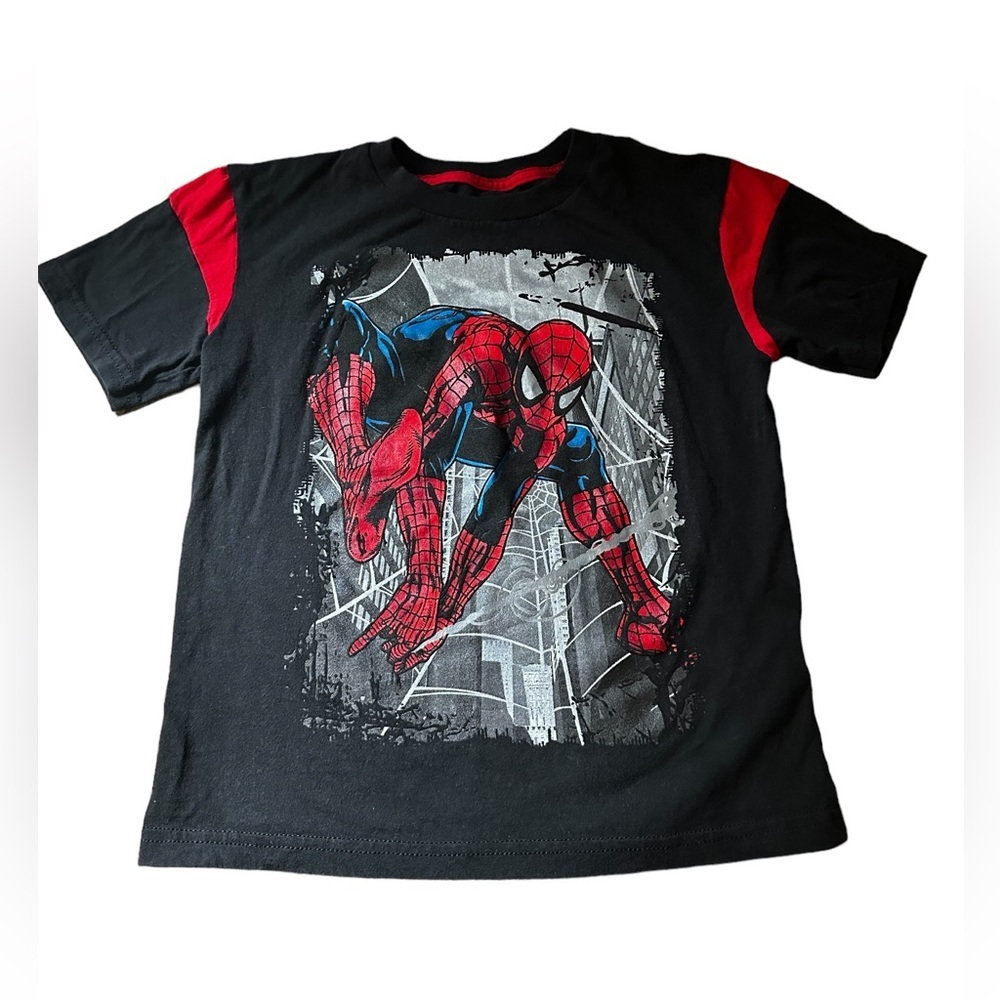 🇺🇸 🍁 BUNDLE ONLY - 5/$15 SpiderMan Short Sleeve Shirt, Black & red, size 5